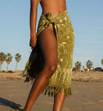 Load image into Gallery viewer, Olive Green Sarong - DUCK DIVE
