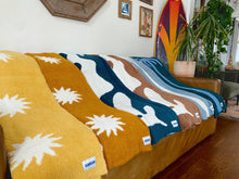 Load image into Gallery viewer, Paradise Plush Throw - Pacific Blue
