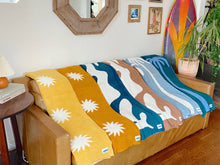 Load image into Gallery viewer, Sun Plush Throw - Buckhorn Brown
