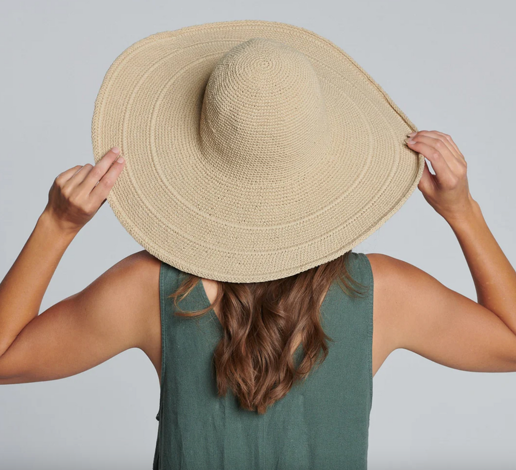 Women's Oversized Brim Crochet Sun Hat