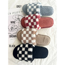 Load image into Gallery viewer, Checkered Pattern Cozy Slippers
