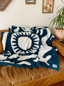 Paradise Plush Throw - Pacific Blue