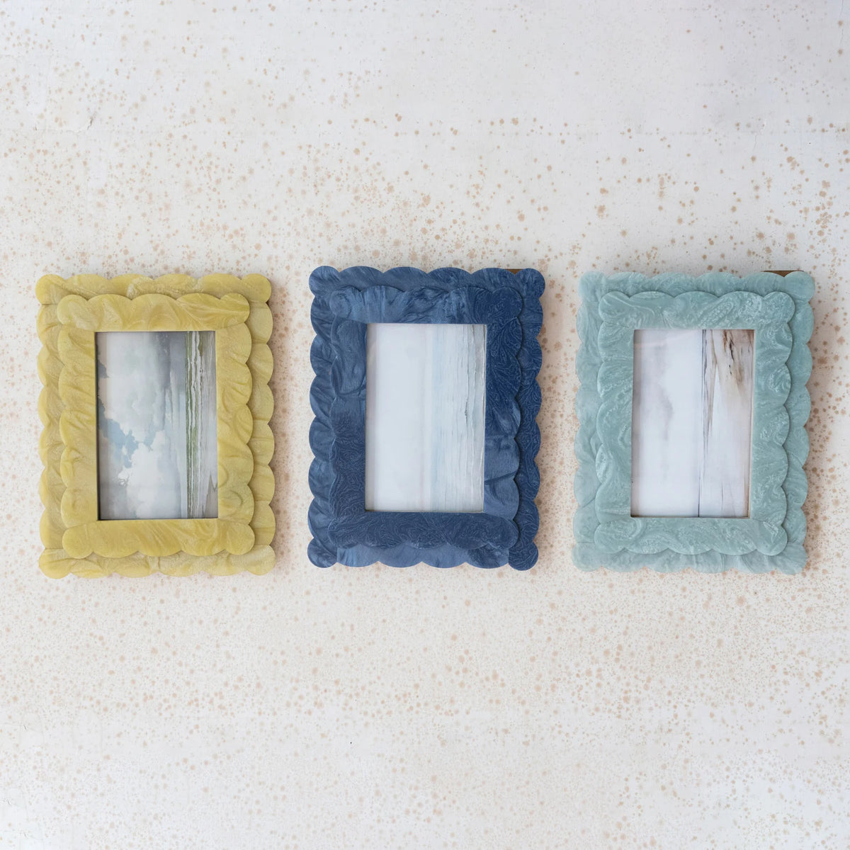 2-Layer Scalloped Photo Frame